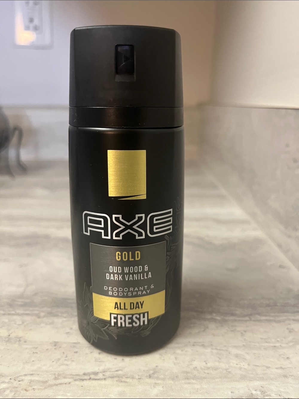 Gold Oud Wood & Dark Vanilla Deodorant Body Spray - axe